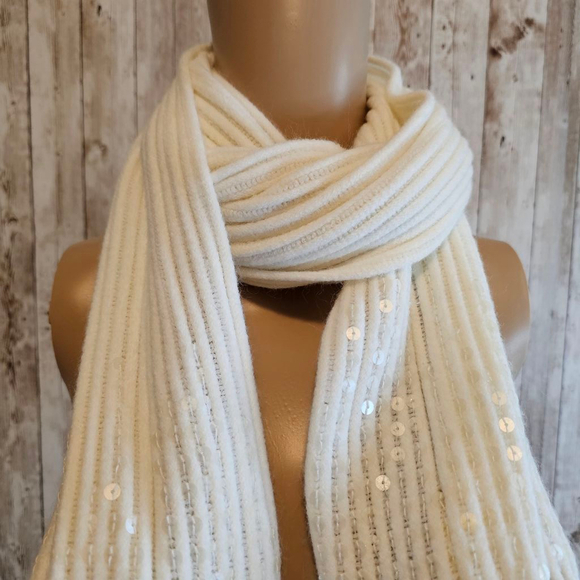 Women's Jessica Simpson Scarf, Off-white - Picture 2 of 6